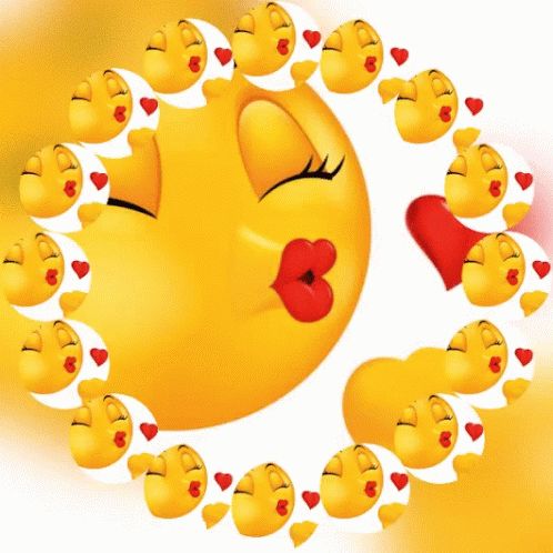 Featured image of post Kiss Besos Emoji Yellow emoji with kiss heart emoji kiss icon 2 kiss love heart png