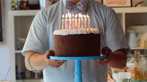 Гифки тортов ко дню рождения.